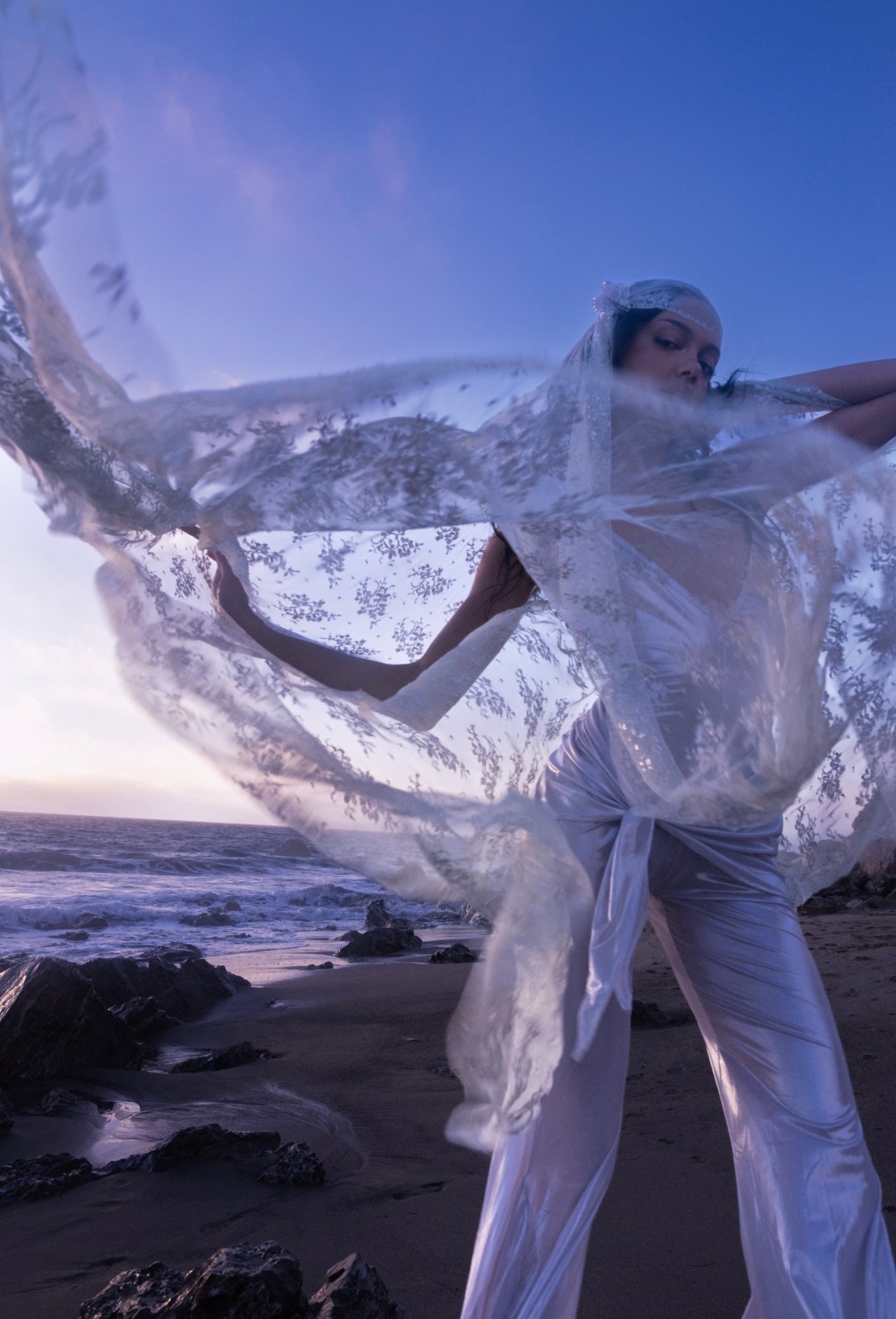 PRE-ORDER: MACACÃO RAY OF LIGHT