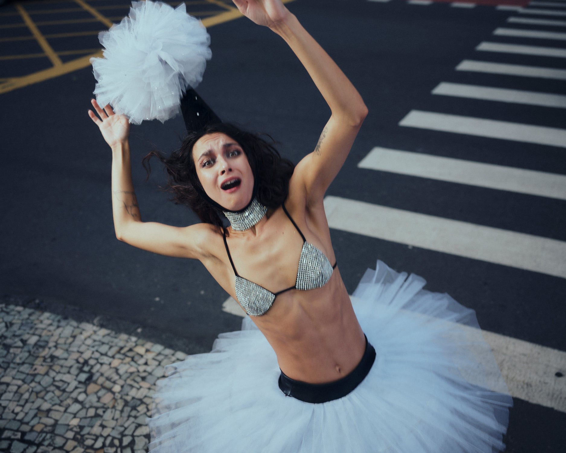 TOP FAUX 2000s D&G BITCH - PRATA