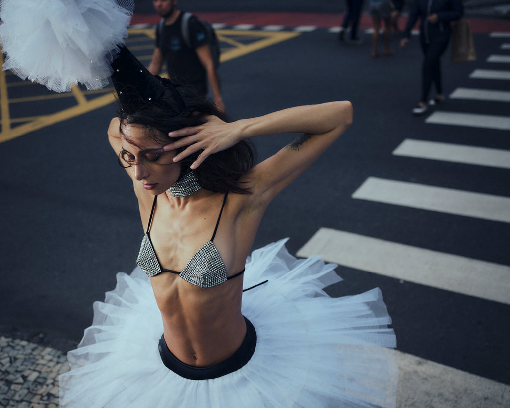 GARGANTILHA FAUX 2000s D&G BITCH - PRATA