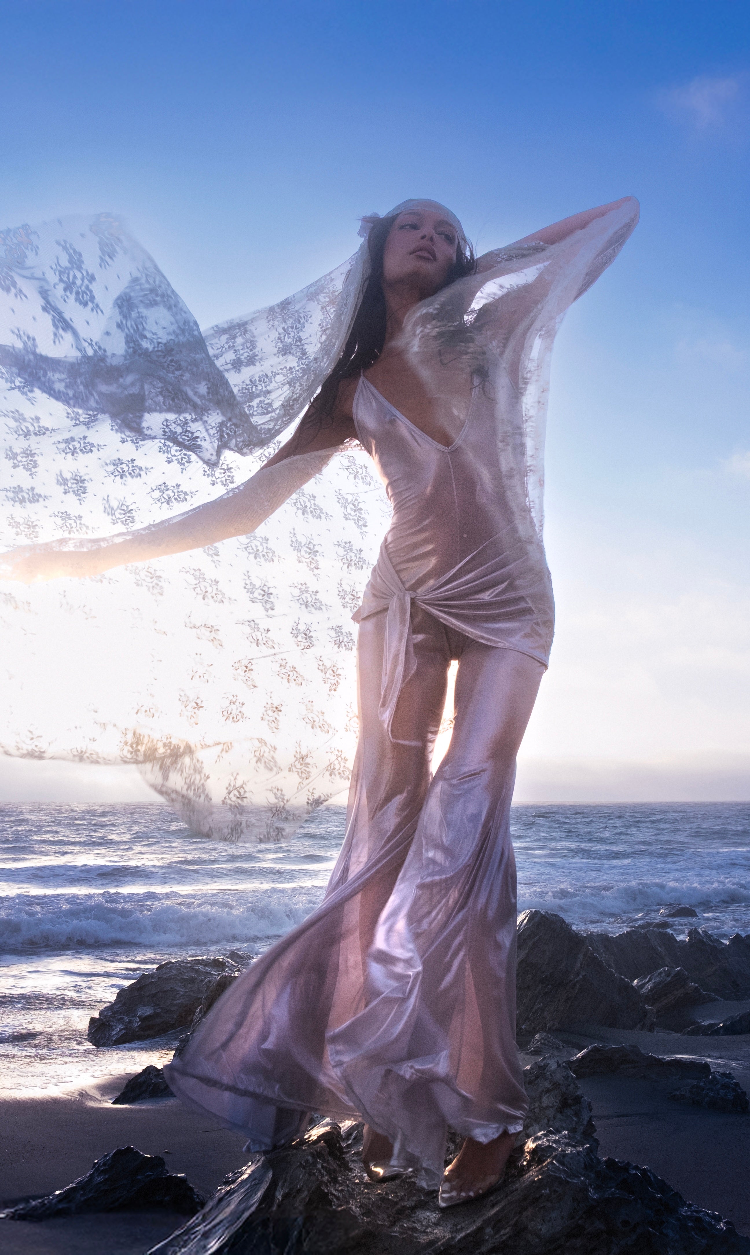 PRE-ORDER: MACACÃO RAY OF LIGHT