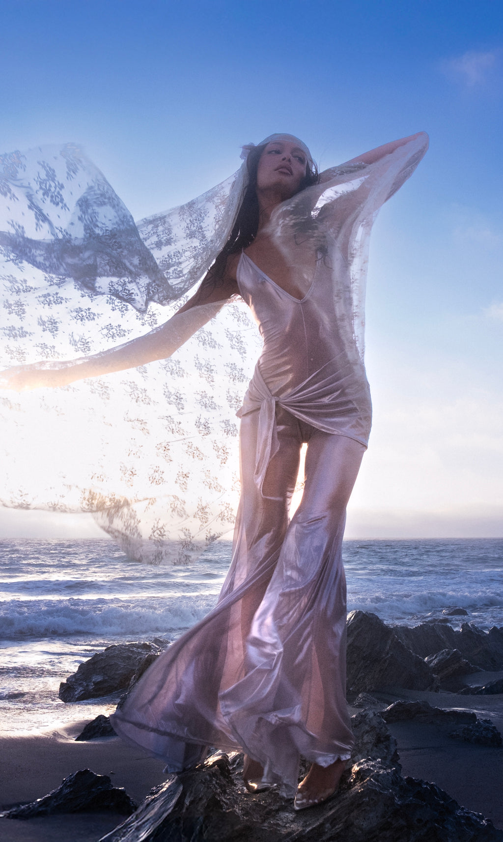 PRE-ORDER: MACACÃO RAY OF LIGHT