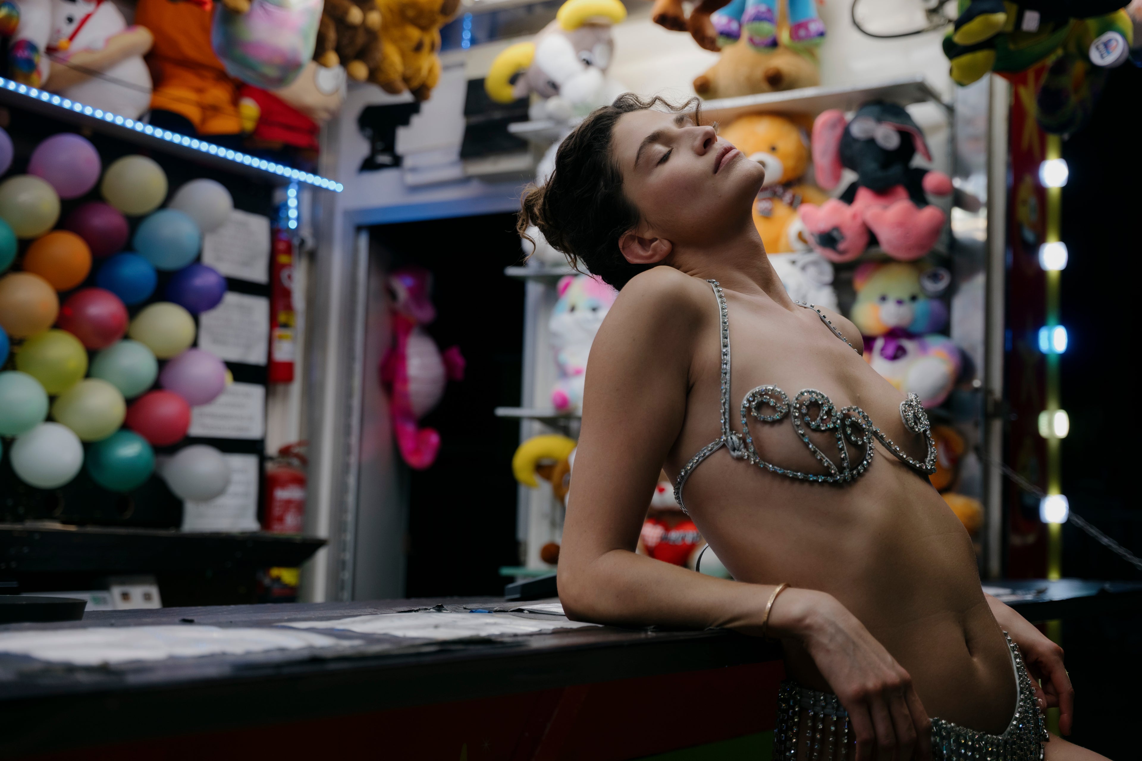 PRE-ORDER: TOP SHOWGIRL