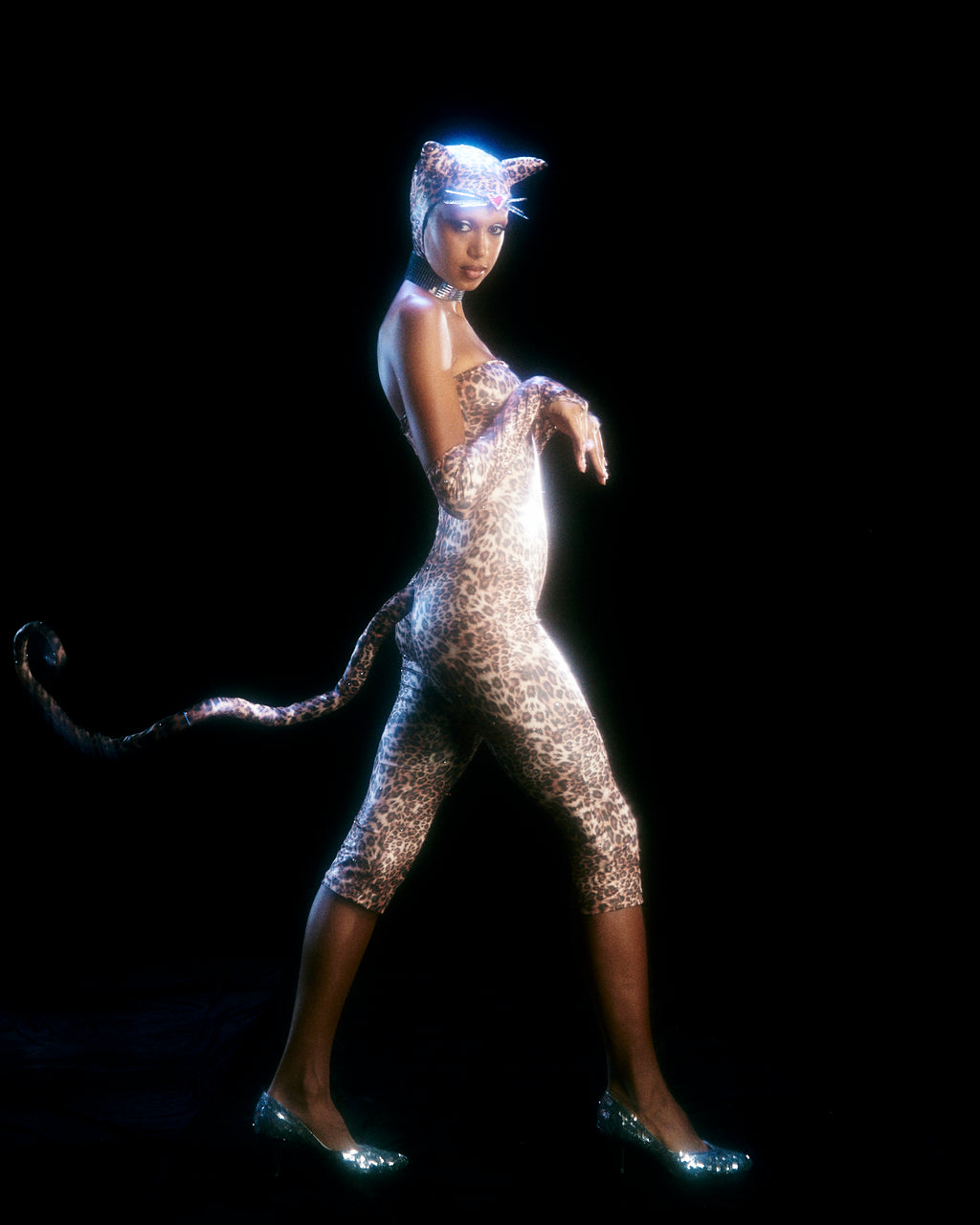 FANTASIA ONÇA - MACACÃO + LUVA