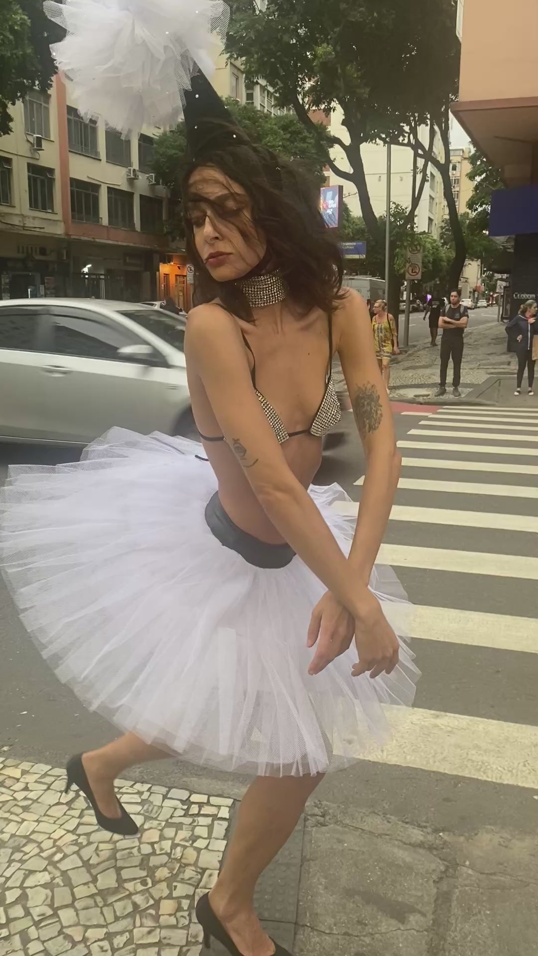 TOP FAUX 2000s D&G BITCH - PRATA